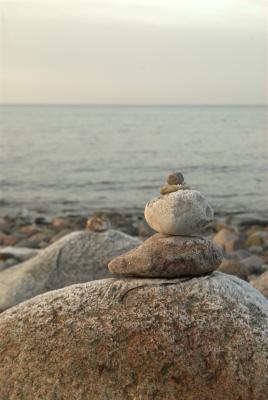 Steinskulptur am Strand - Max Nemo Mertens -  auf  - Array - 